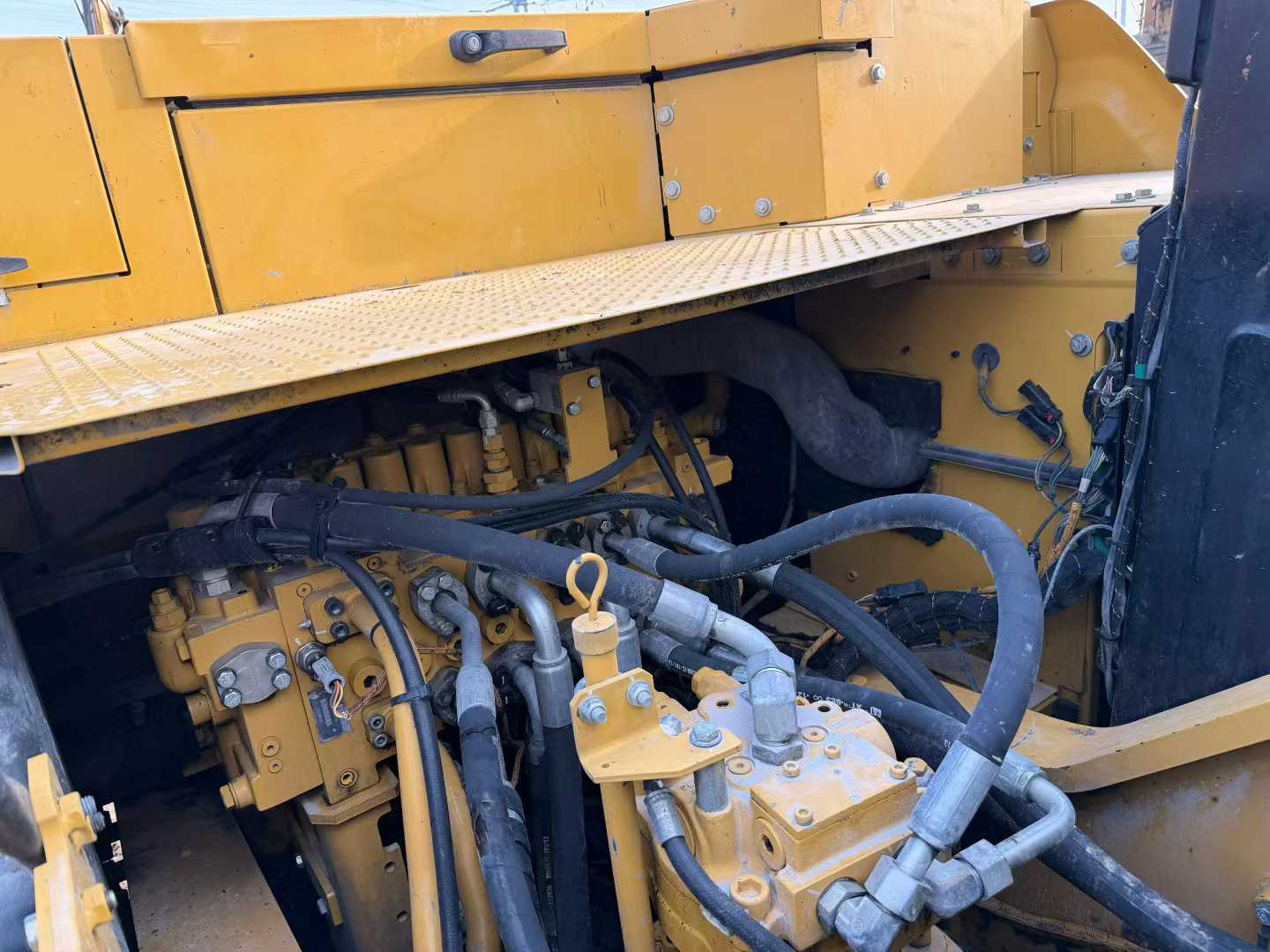 Used Caterpillar 330L Excavator 2022 Model / 5