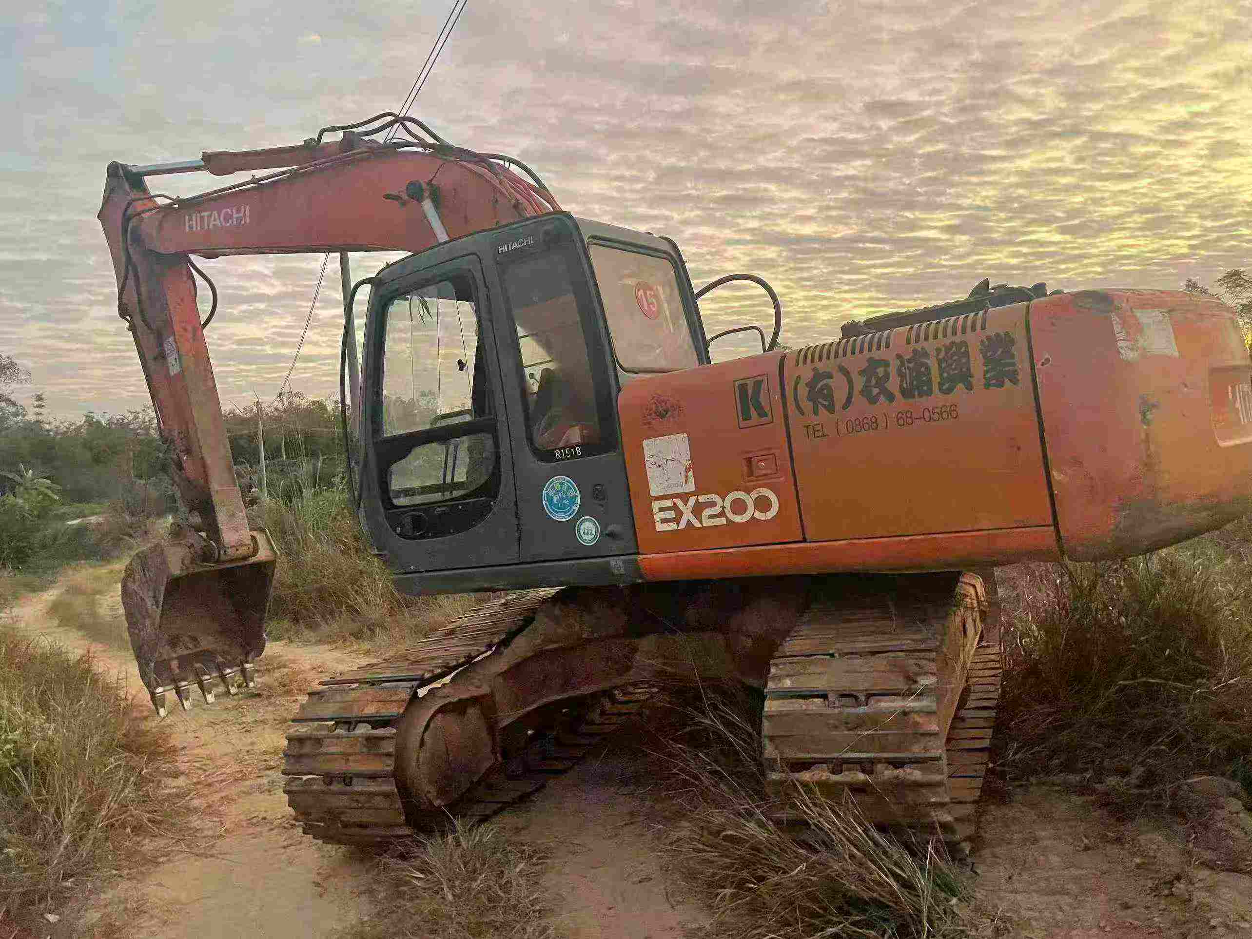 Buy Hitachi ZAXIS200 Used Excavator / 1