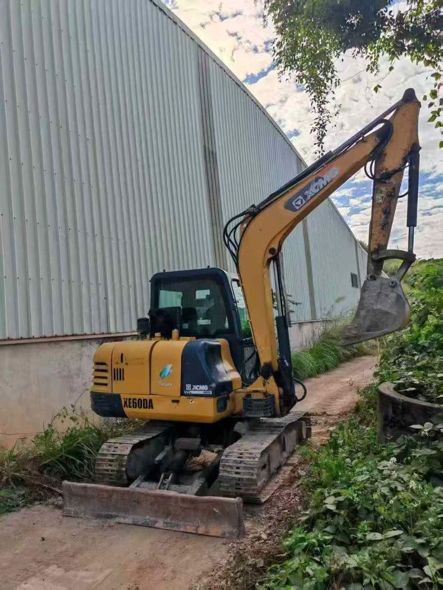 Buy XCMG XE60 Used Excavator / 1