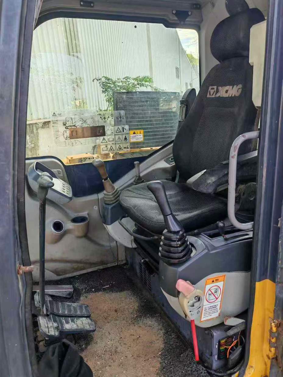 Used XCMG XE60 Excavator 2016 Model / 4