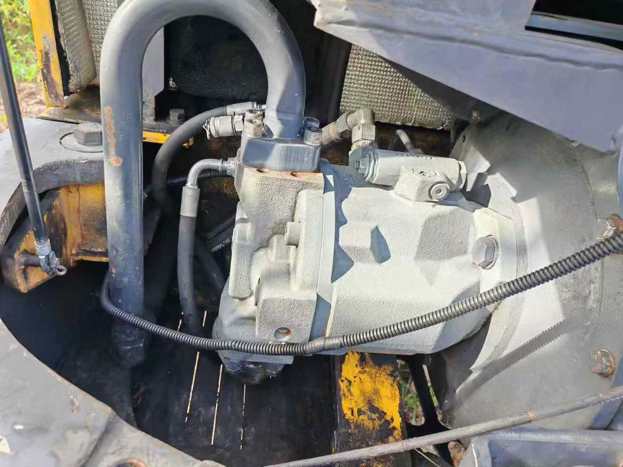 Used XCMG XE60 Excavator 2016 Model / 3