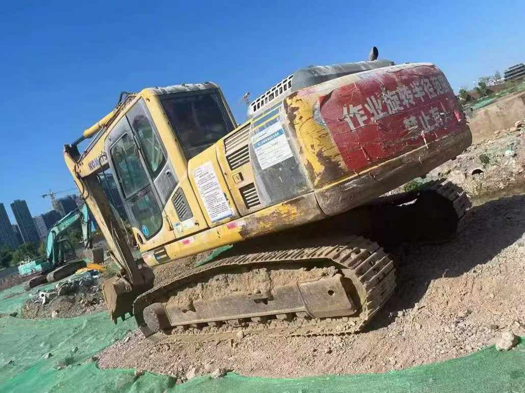 Used Komatsu PC200-8 Excavator 2016 Model / 2