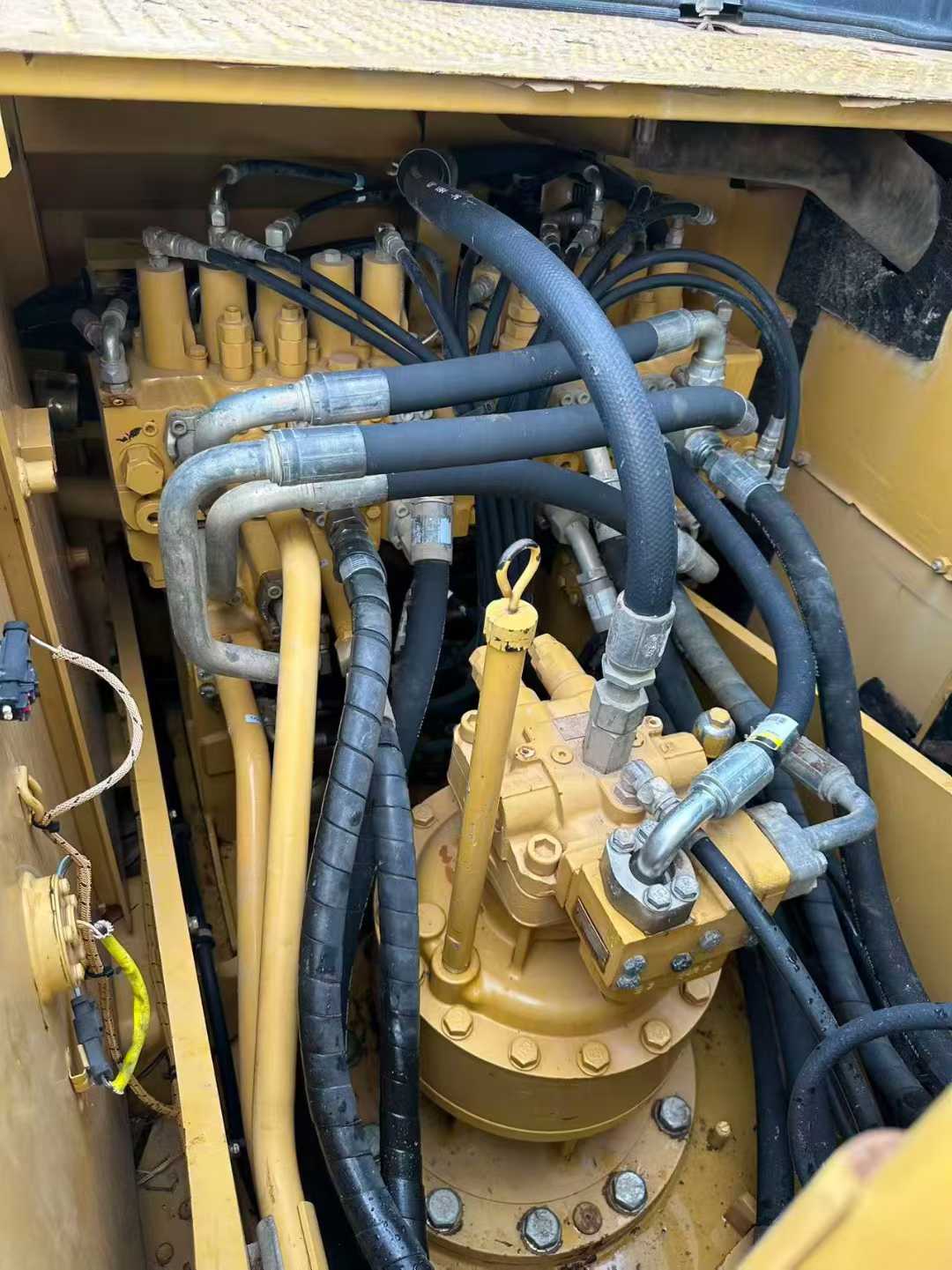 Used Caterpillar 320D Excavator 2016 Model / 5