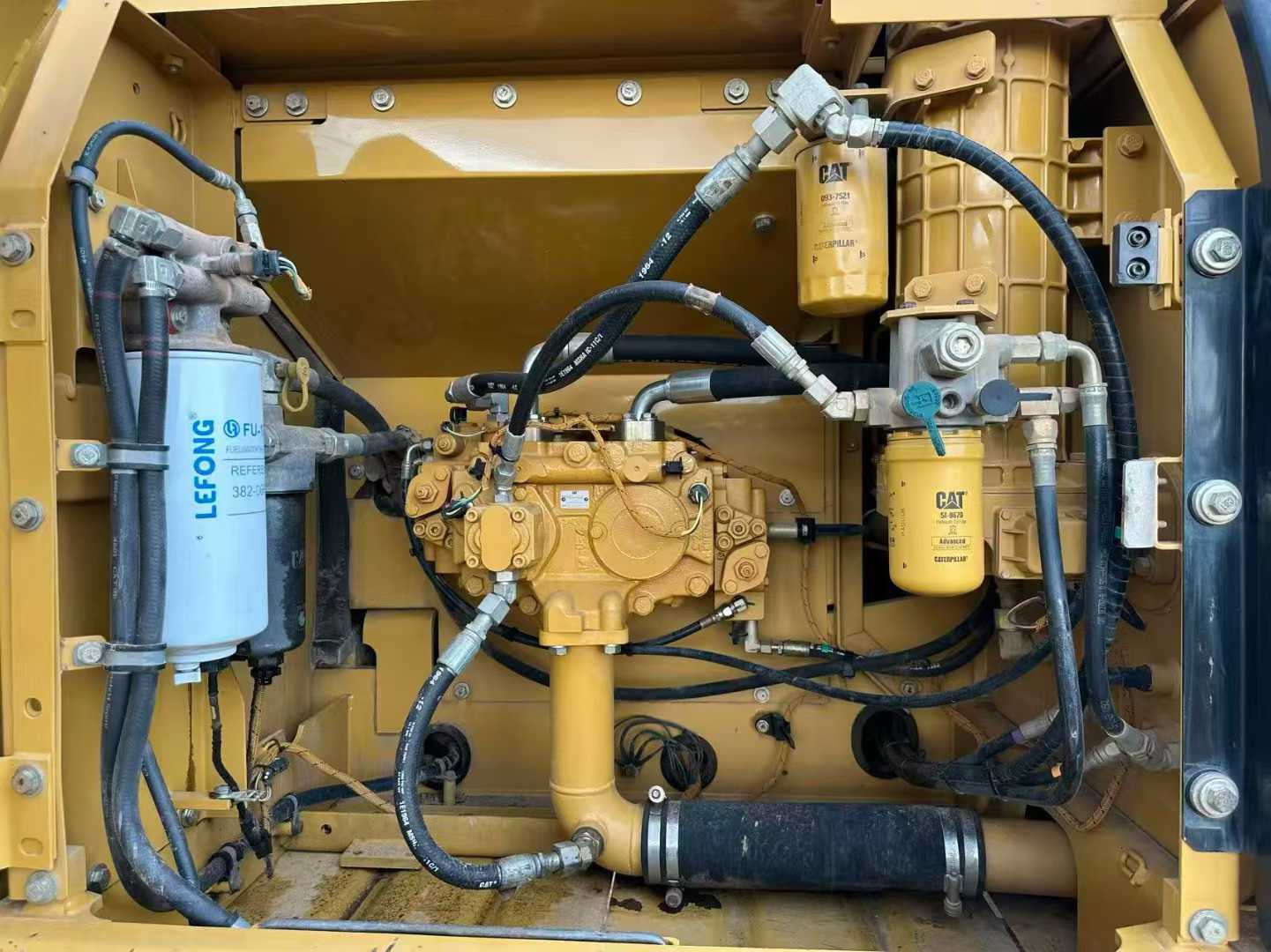 Used Caterpillar 320D Excavator 2016 Model / 8