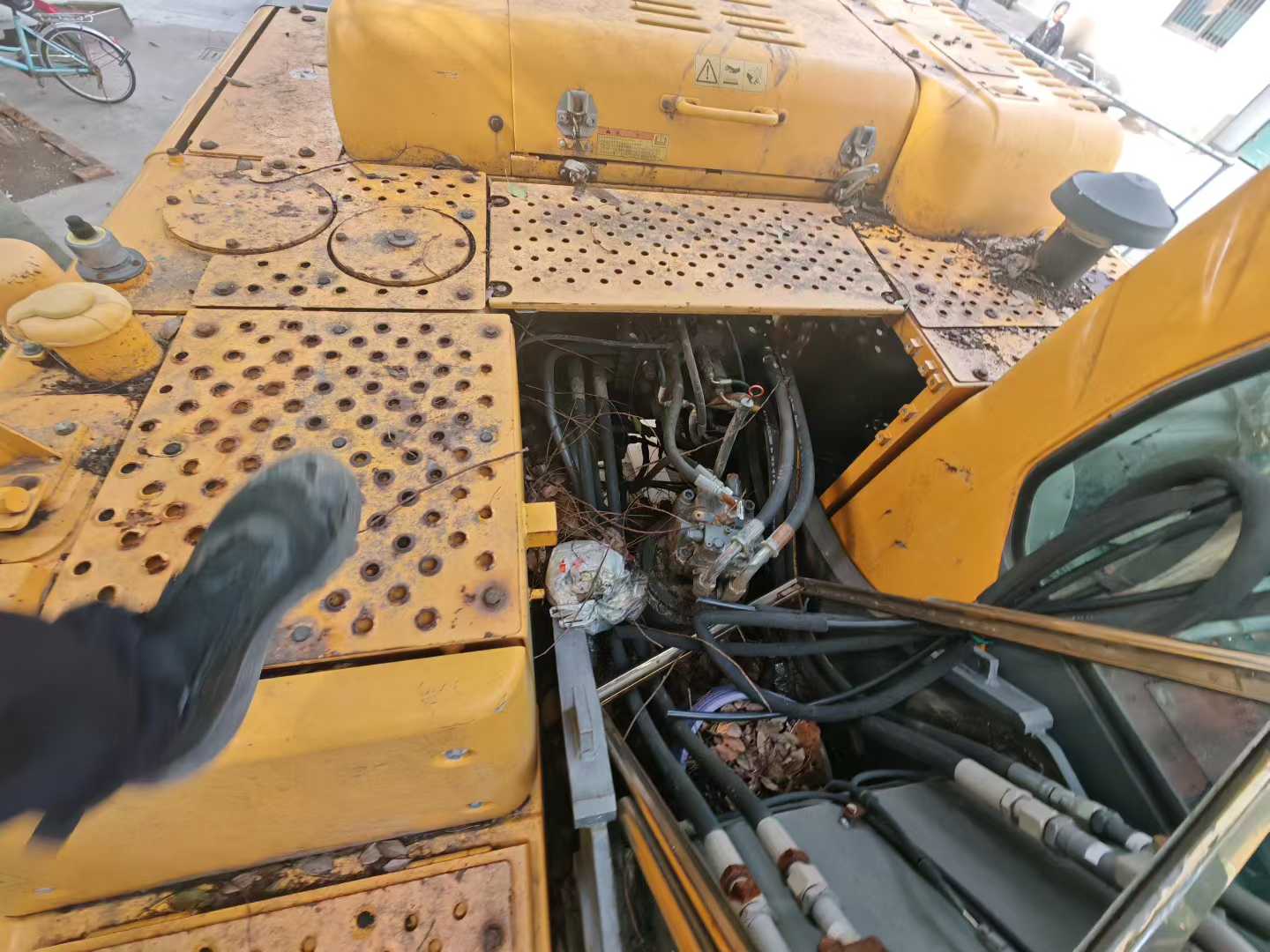 Used Volvo EW210C Excavator 2016 Model / 4