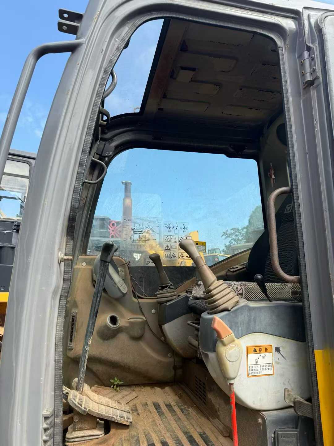 Used XCMG XE60 Excavator 2016 Model / 6