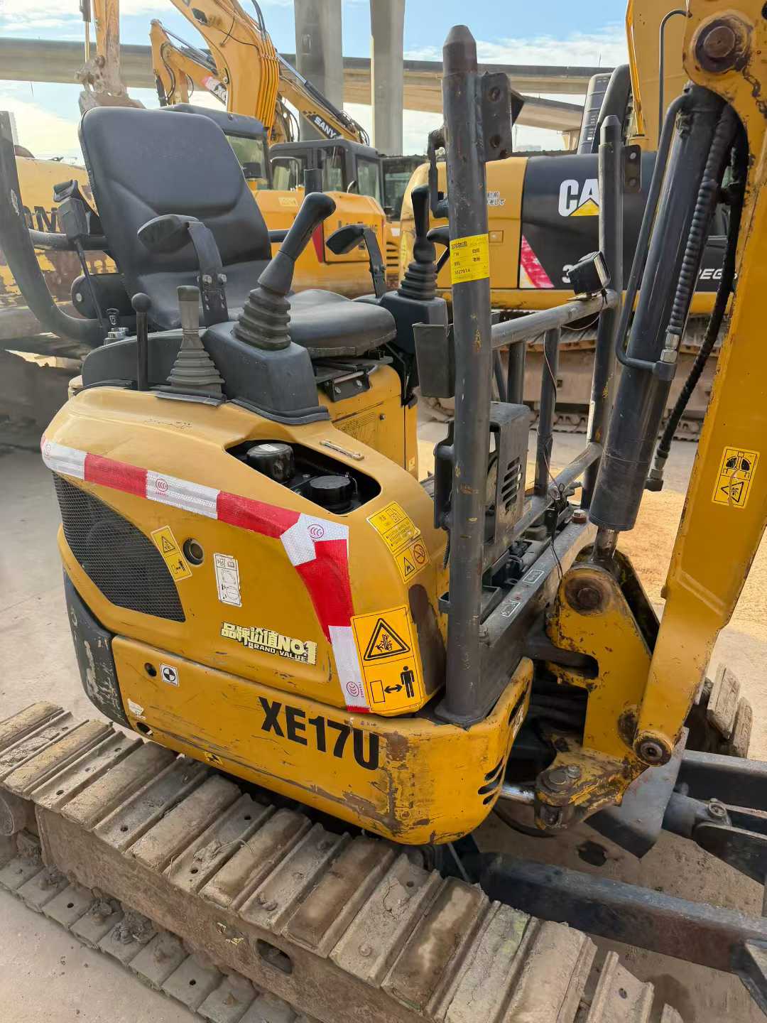 Used XCMG XE15 Excavator 2016 Model / 3