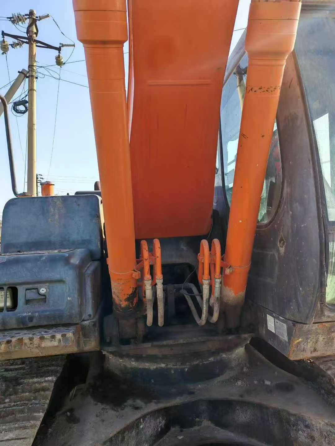 Used Hitachi ZAXIS200 Excavator 2011 Model / 9