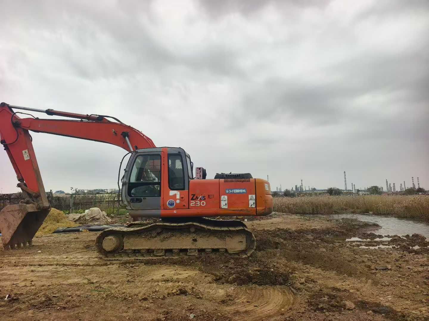 Used Hitachi ZAXIS200 Excavator 2016 Model / 3