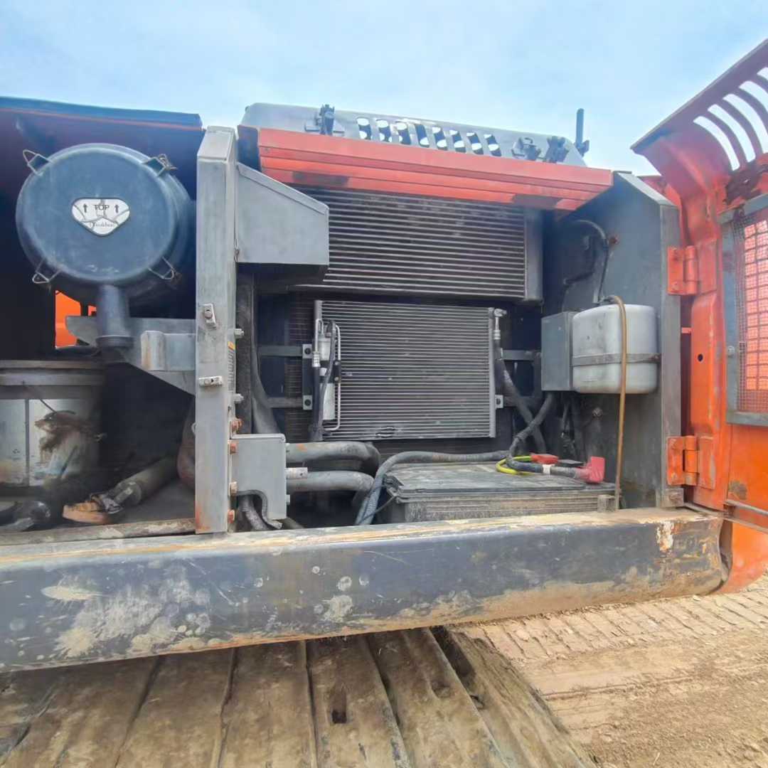 Used Hitachi ZAXIS200 Excavator 2012 Model / 8