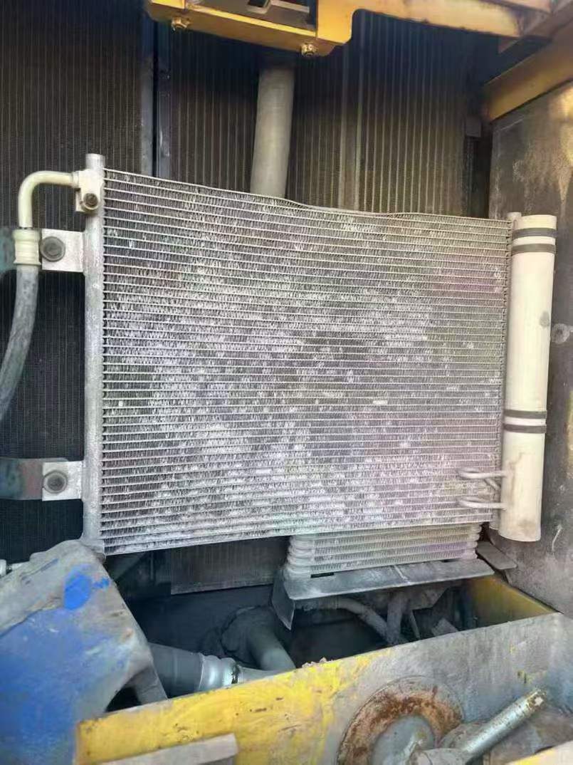 Used Komatsu PC200LC-8 Excavator 2011 Model / 4