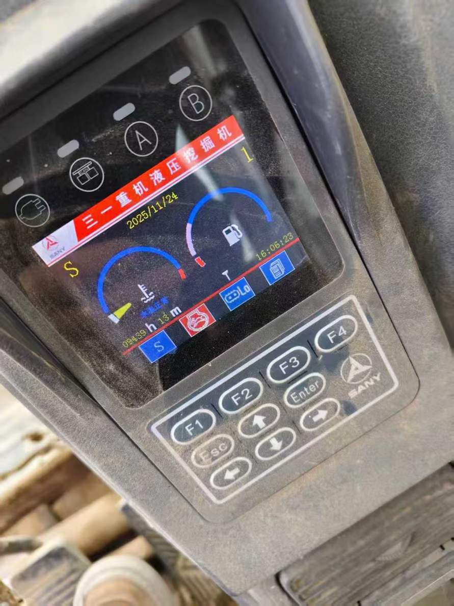 Used Sany SY75 Excavator 2013 Model / 8