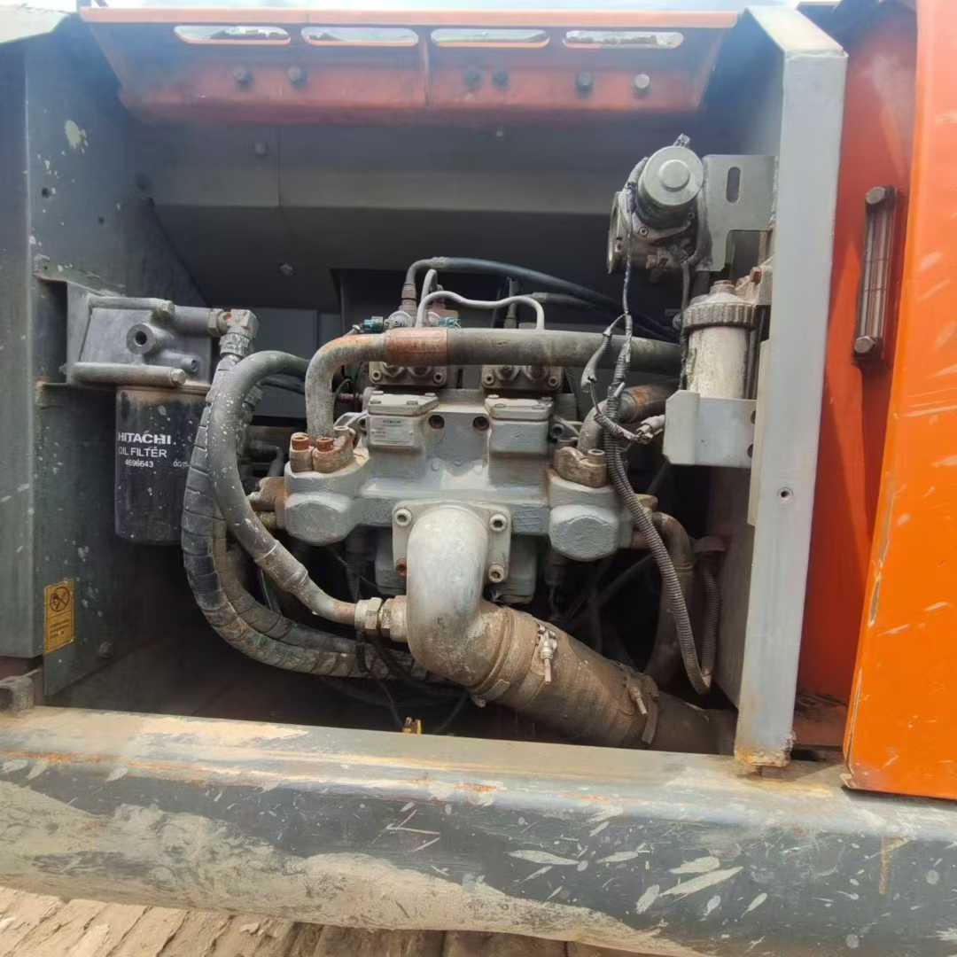 Used Hitachi ZAXIS200 Excavator 2012 Model / 7