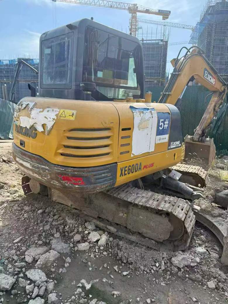 Used XCMG XE60 Excavator 2021 Model / 3