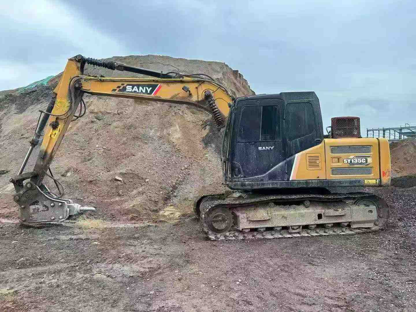 Used Sany SY135 Excavator 2016 Model / 3