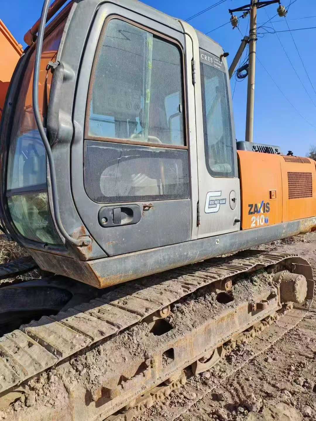 Used Hitachi ZAXIS200 Excavator 2011 Model / 3