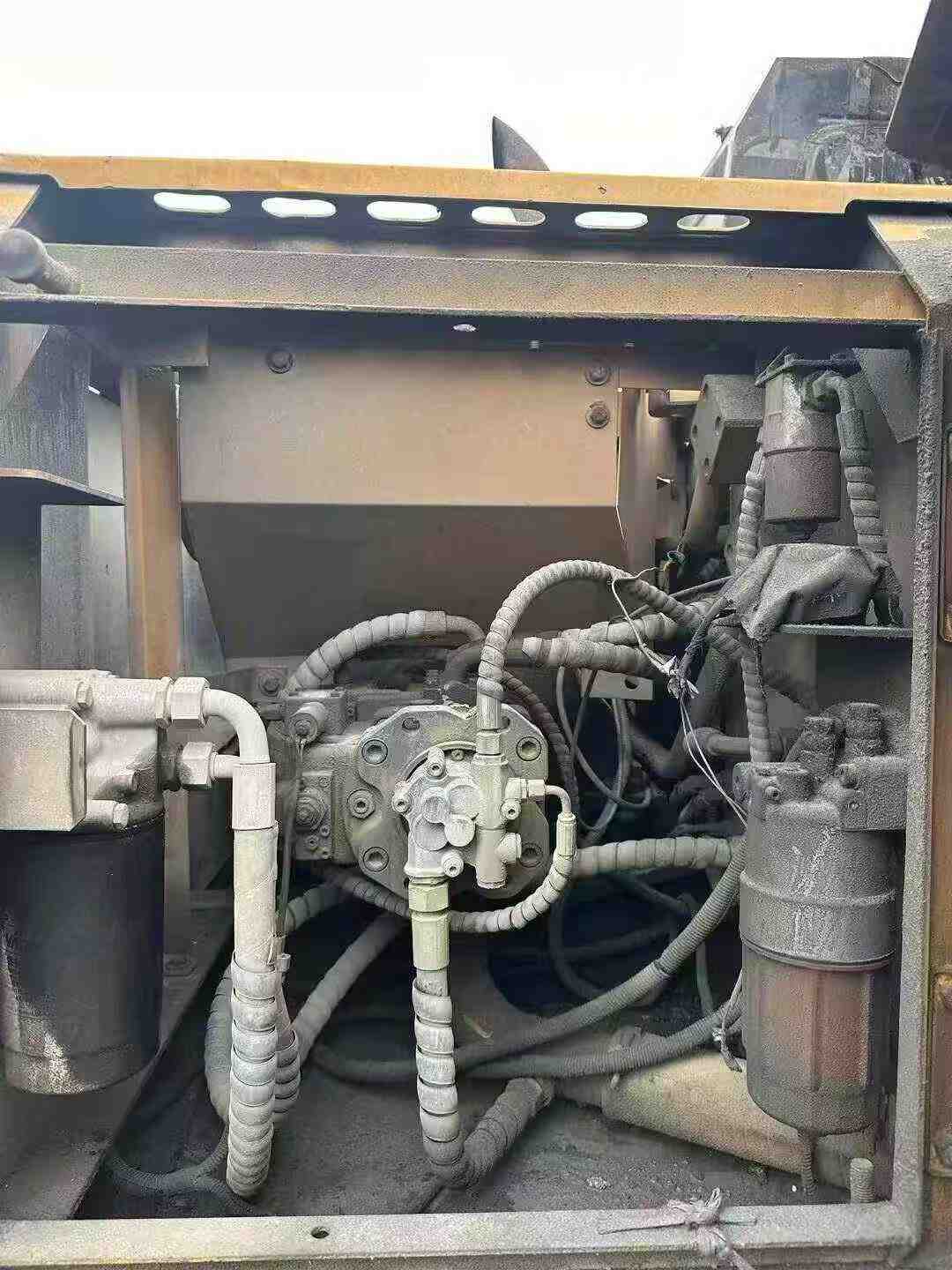 Used Sany SY135 Excavator 2016 Model / 6