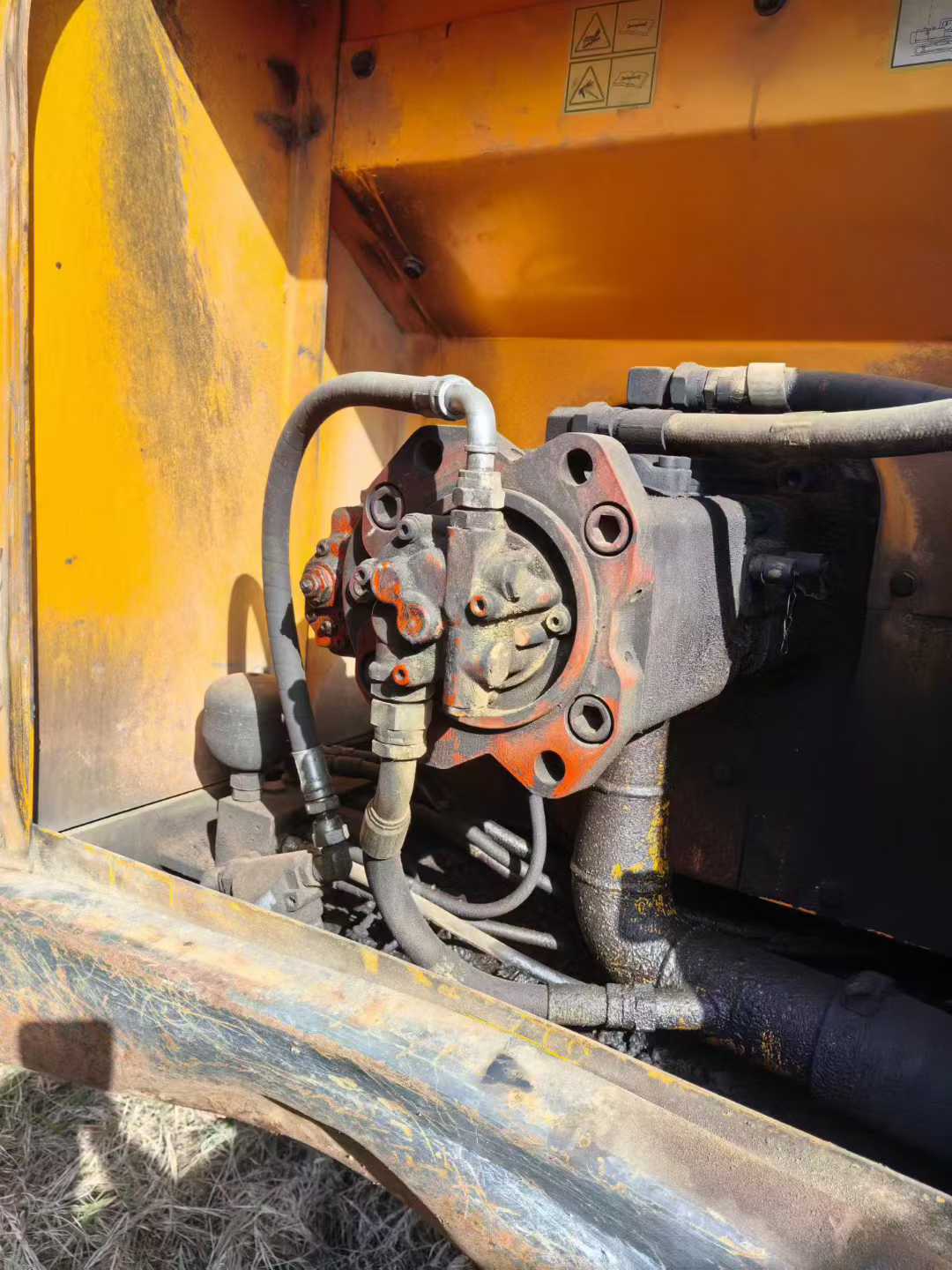 Used Hyundai R215-7 Excavator 2015 Model / 3