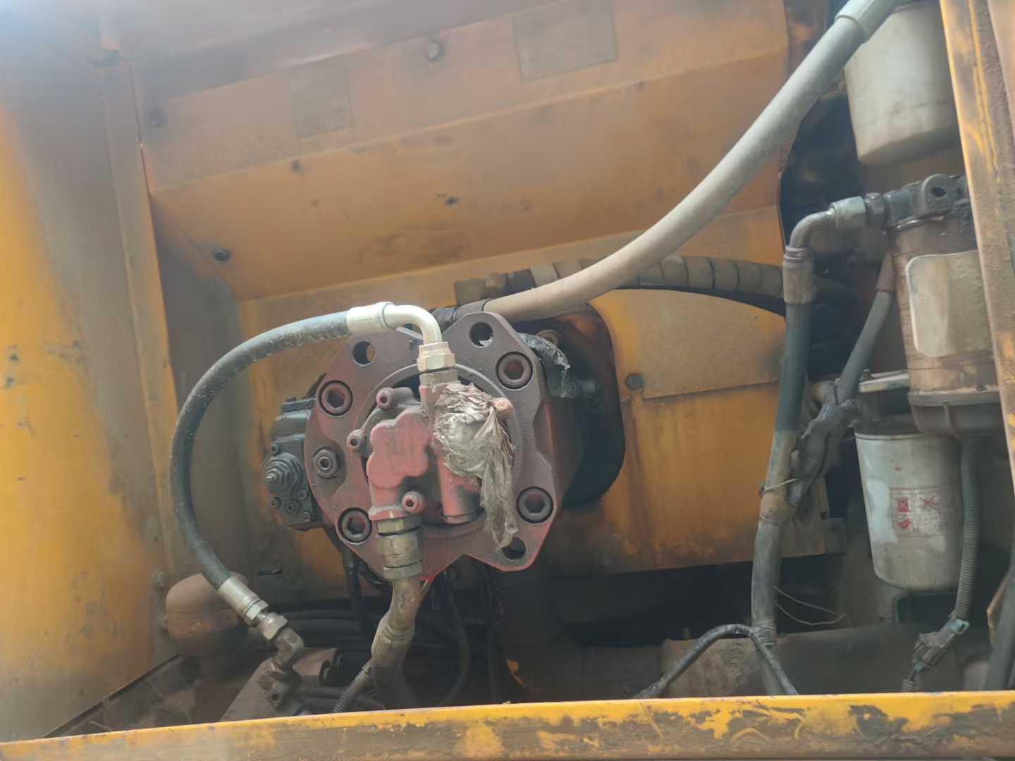 Used Hyundai R215-7 Excavator 2014 Model / 7