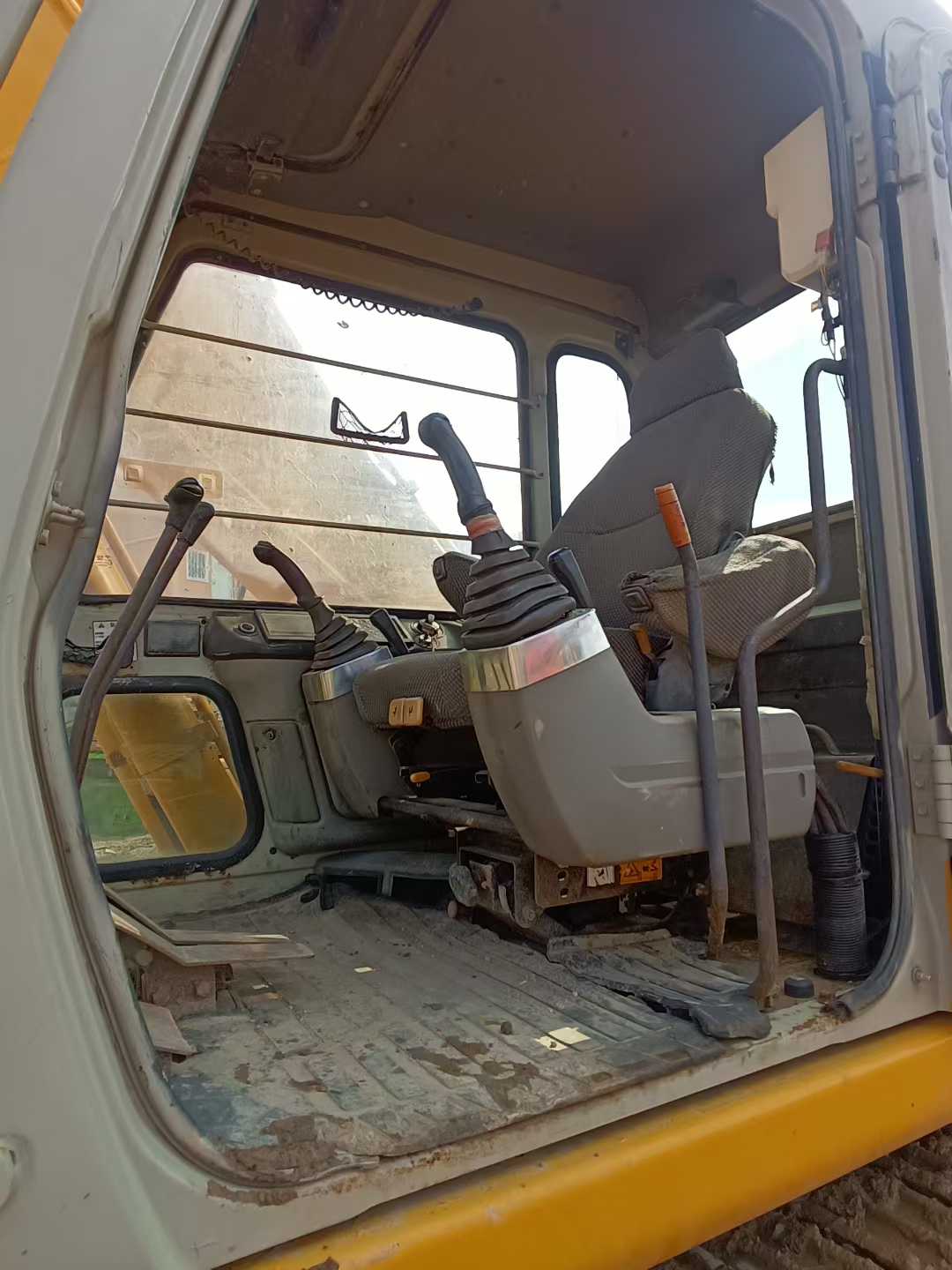 Used Kato HD820 Excavator 2016 Model / 3
