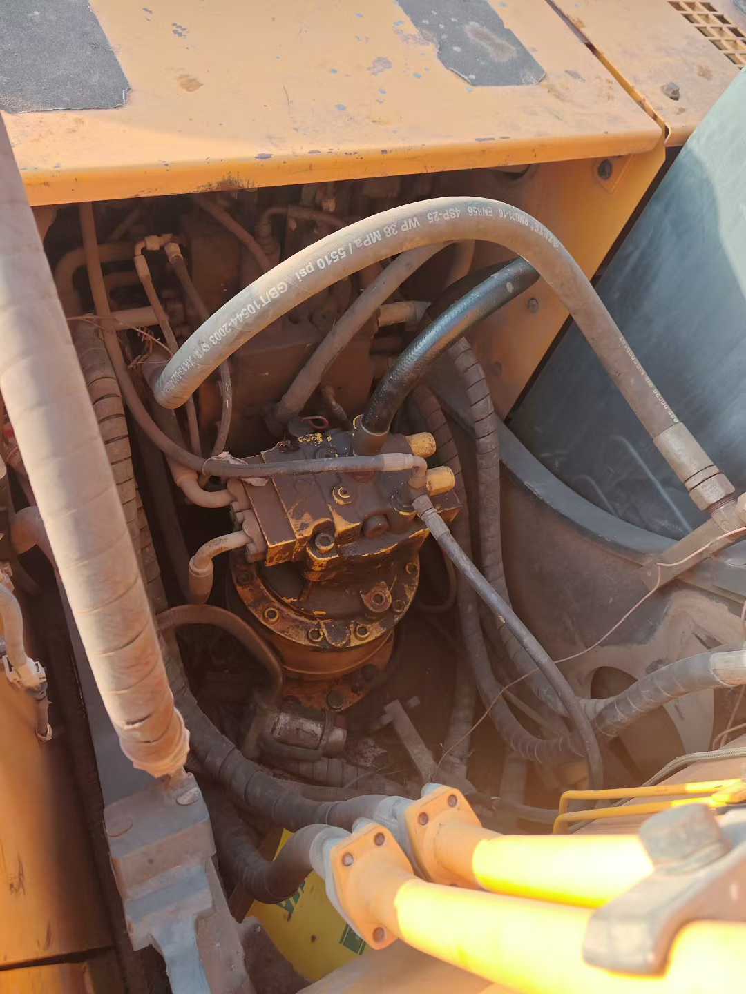 Used Hyundai R215-7 Excavator 2014 Model / 6