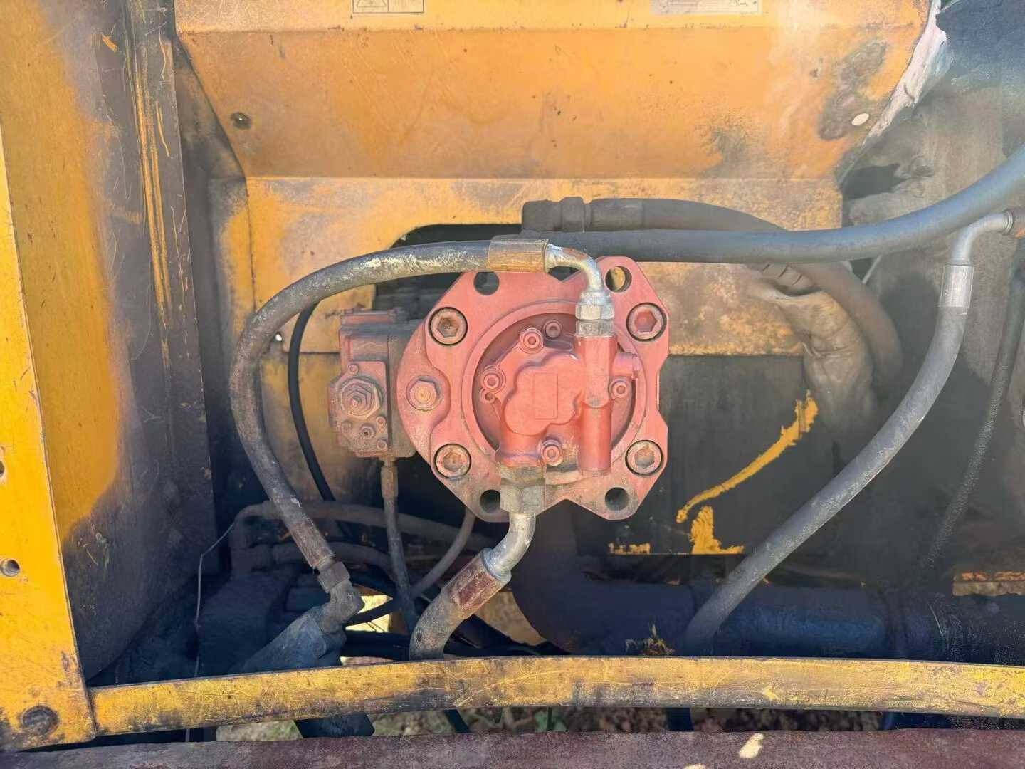 Used Hyundai R215-7 Excavator 2016 Model / 4