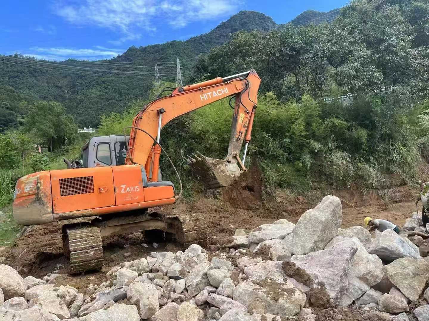 Buy Hitachi EX12-2 Used Excavator / 1