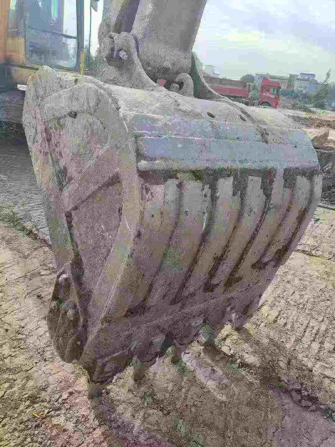 Used Komatsu PC200-8M0 Excavator 2015 Model / 8