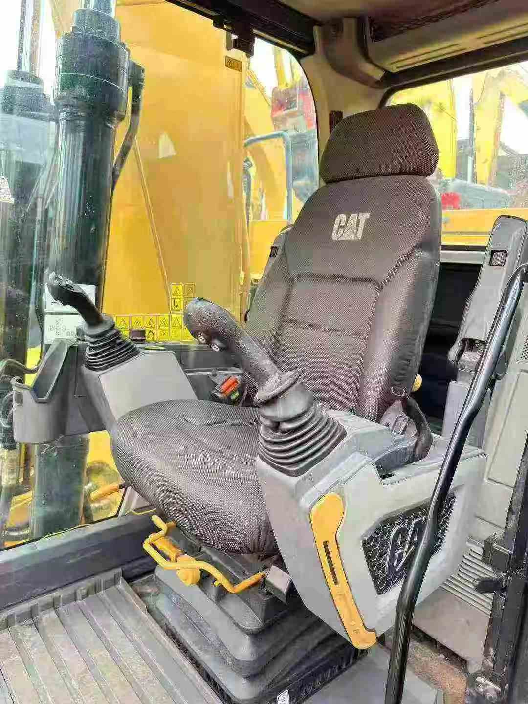 Used Caterpillar 323 Excavator 2016 Model / 4