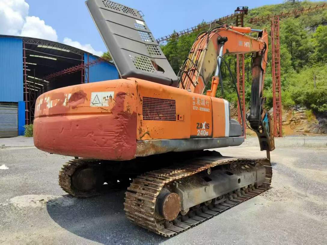 Used Hitachi ZX240-3 Excavator 2013 Model / 2