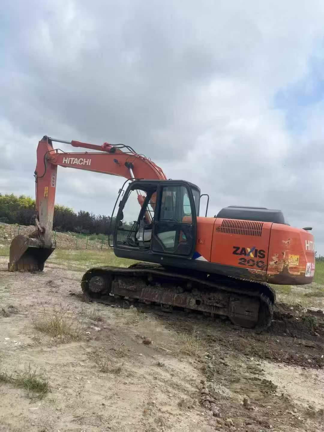 Used Hitachi ZAXIS200 Excavator 2021 Model / 4