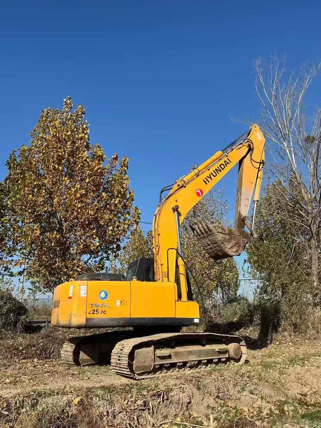 Used Hyundai R215-7 Excavator 2013 Model / 3