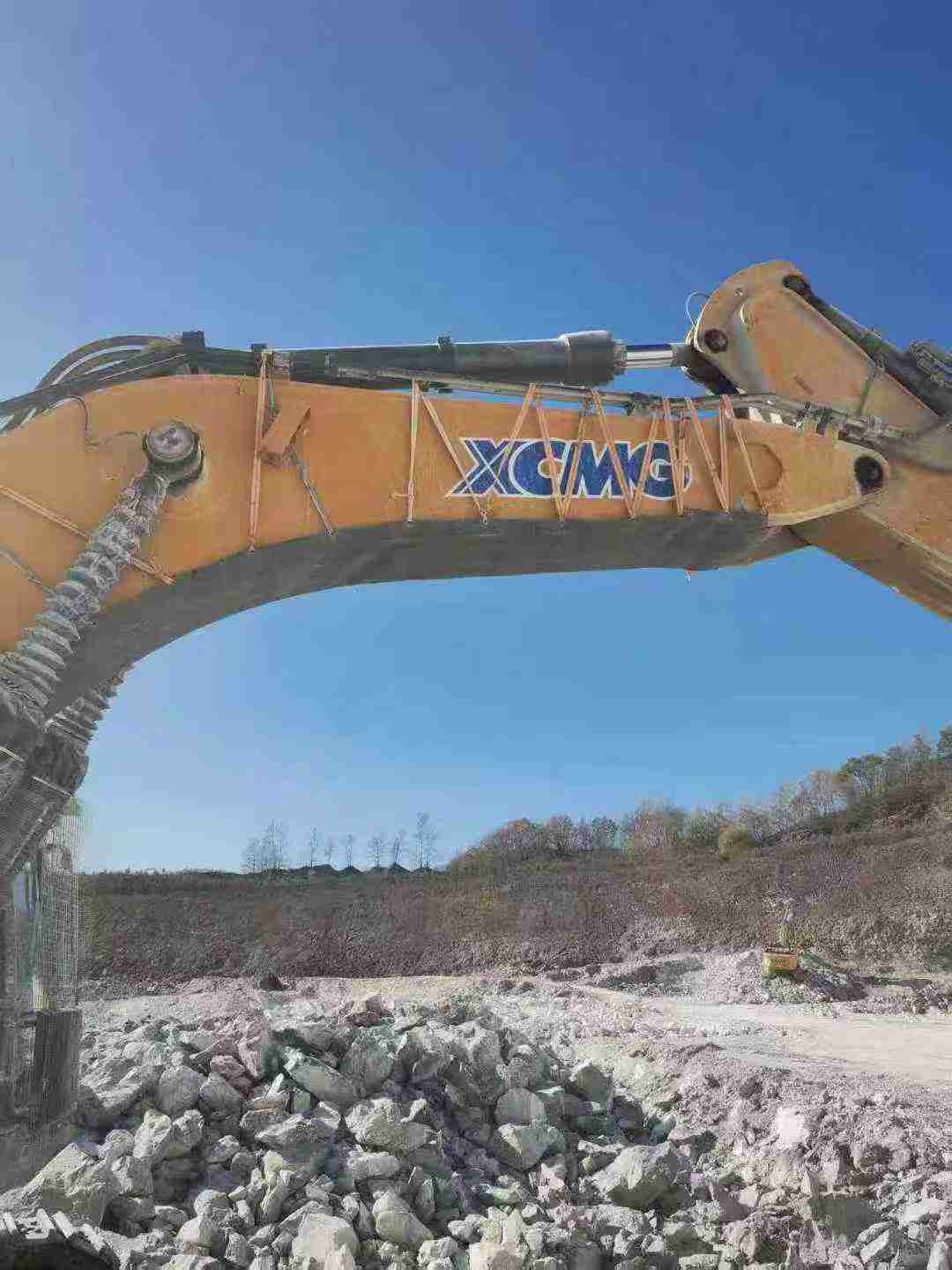 Buy XCMG LW220 Used Excavator / 4 Used XCMG LW220 Excavator 2022 Model / 4