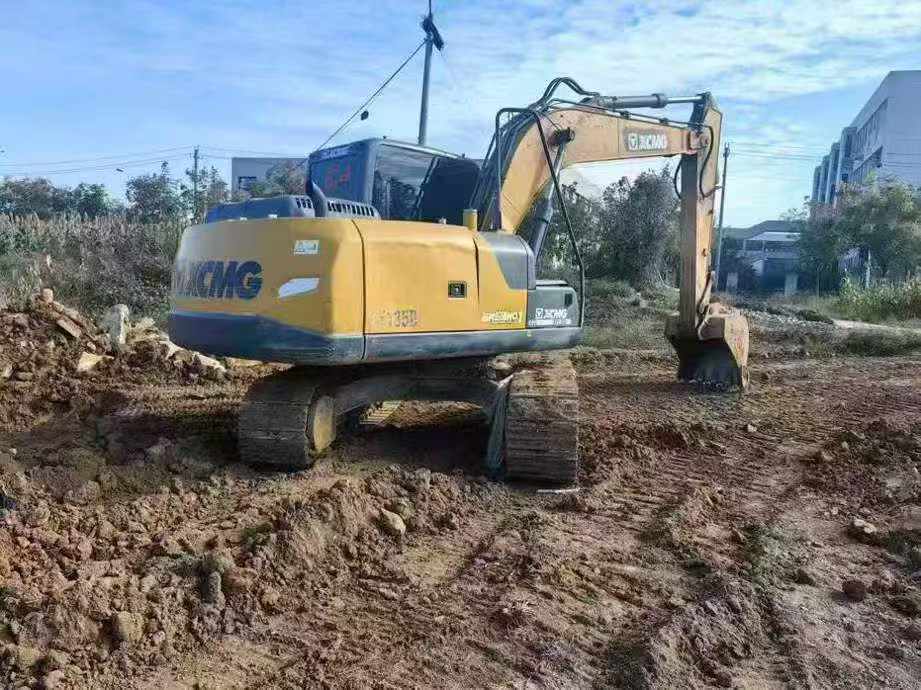 Used XCMG XE135GA Excavator 2022 Model / 3