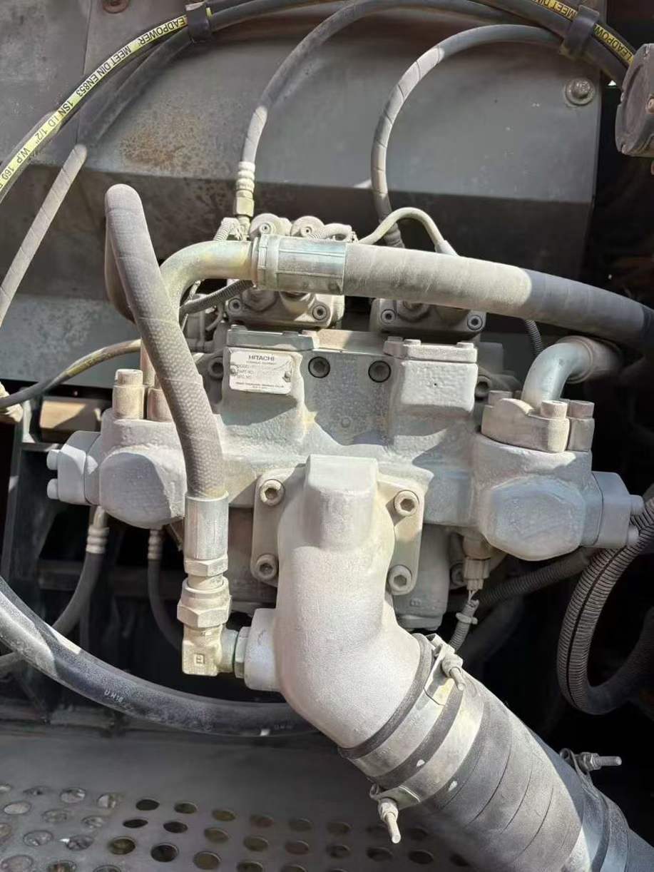 Used Hitachi ZAXIS200 Excavator 2015 Model / 5
