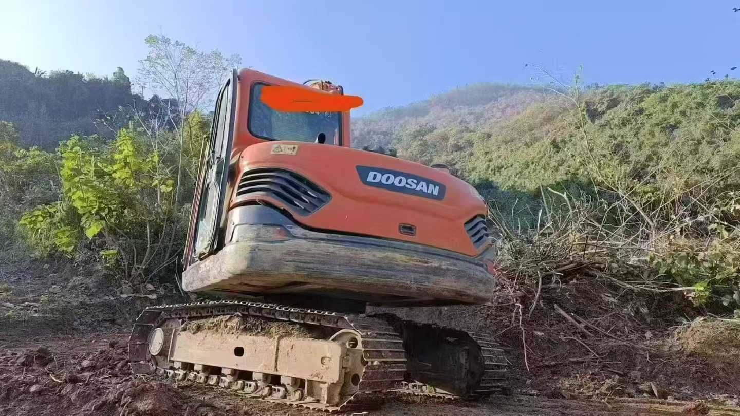 Used Doosan DX75 Excavator 2017 Model / 6