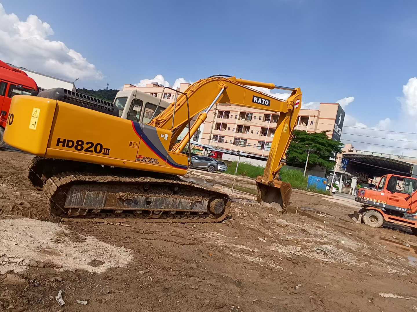 Buy Kato HD820 Used Excavator / 2 Used Kato HD820 Excavator 2016 Model / 2