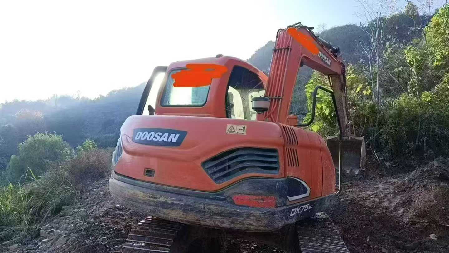 Used Doosan DX75 Excavator 2017 Model / 3