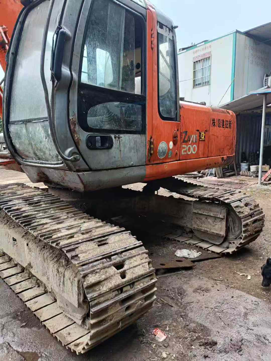 Buy Hitachi ZAXIS200 Used Excavator / 1