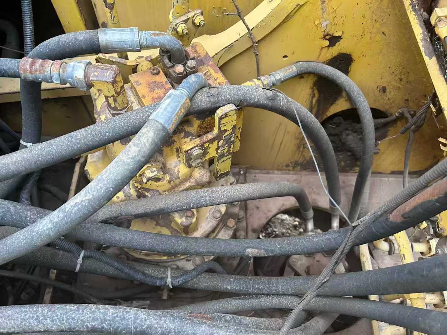 Used Komatsu PW200-7 Excavator 2016 Model / 7