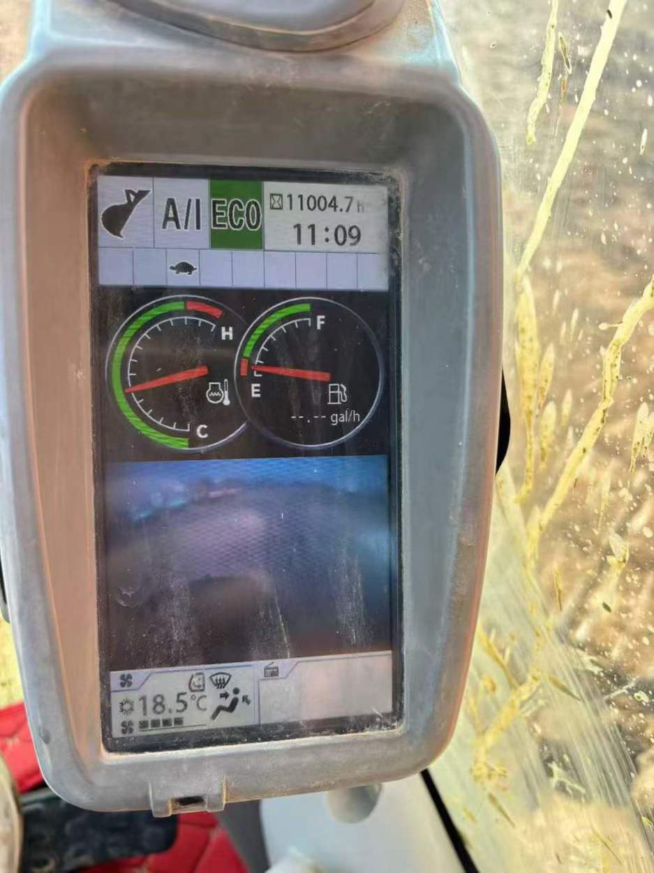 Buy Hitachi ZAXIS200 Used Excavator / 1