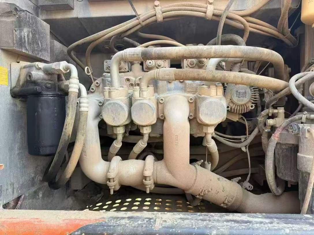 Used Hitachi ZAXIS200 Excavator 2016 Model / 3