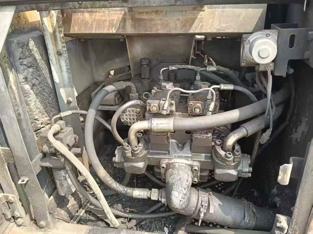 Used Hitachi ZAXIS200 Excavator 2016 Model / 7