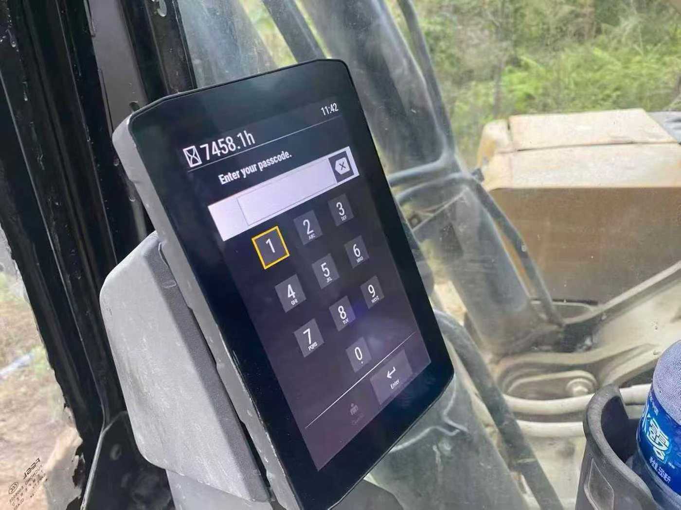 Used Caterpillar 330L Excavator 2019 Model / 9