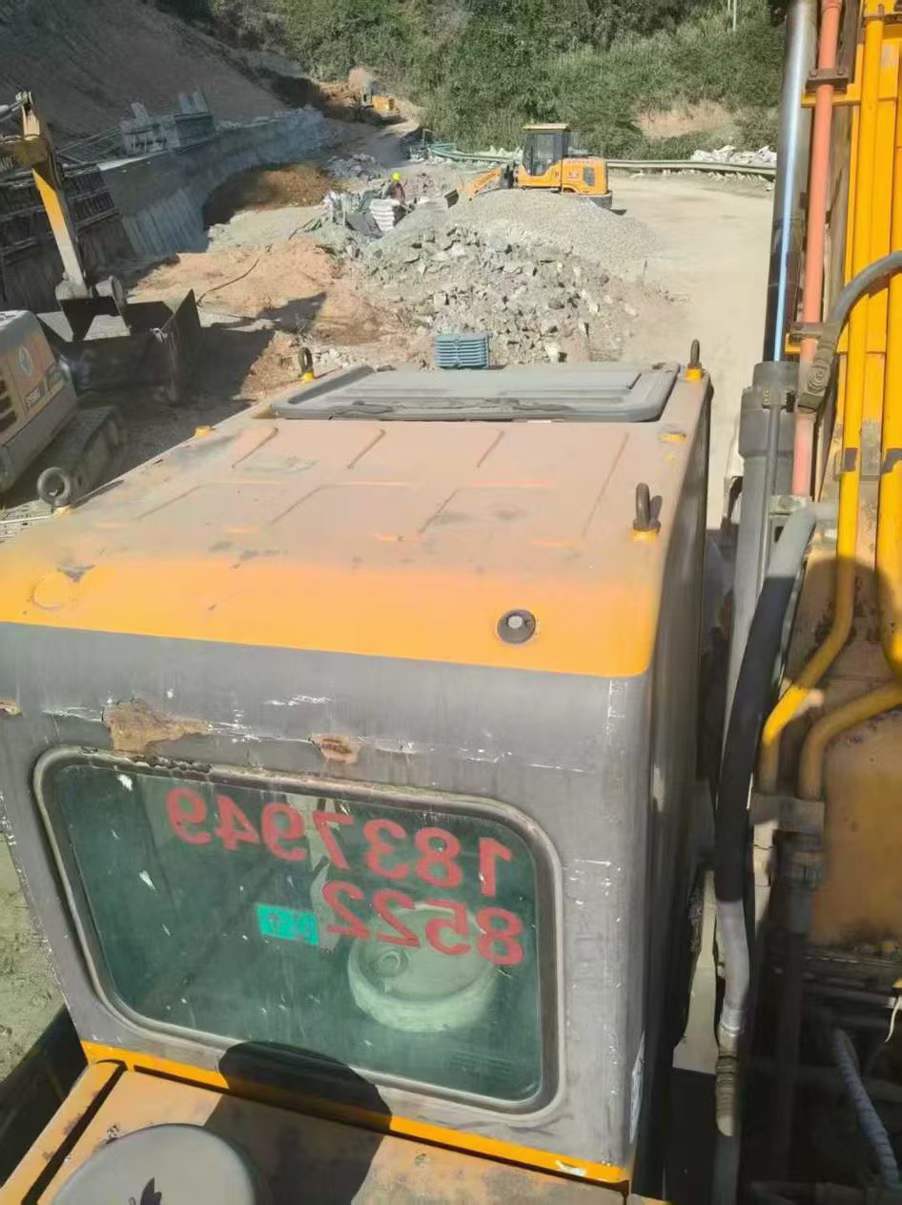 Used Sany SY205C-8S Excavator 2011 Model / 7