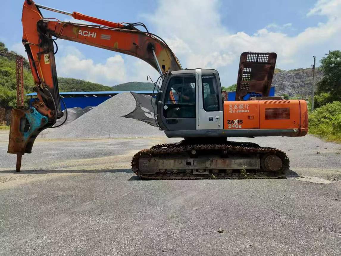 Used Hitachi ZX240-3 Excavator 2013 Model / 5