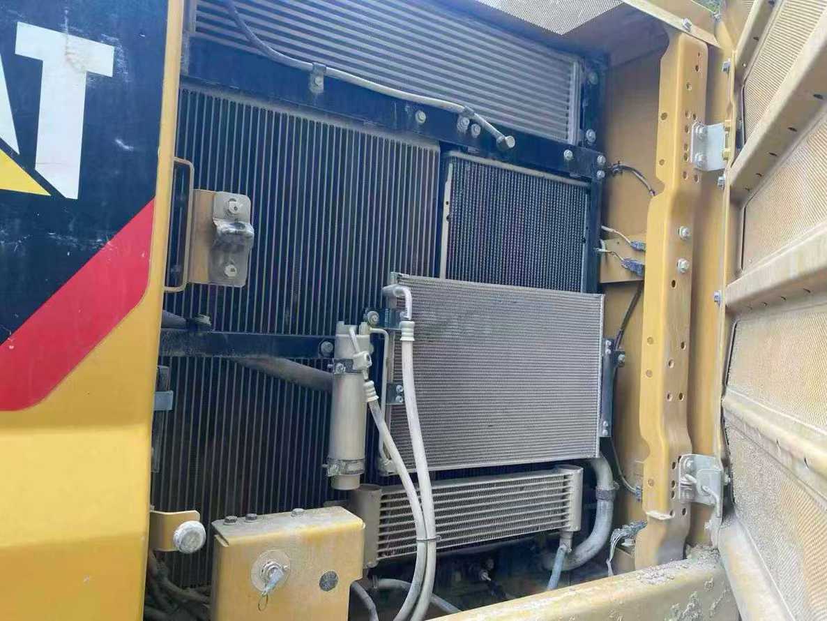 Used Caterpillar 330L Excavator 2019 Model / 3