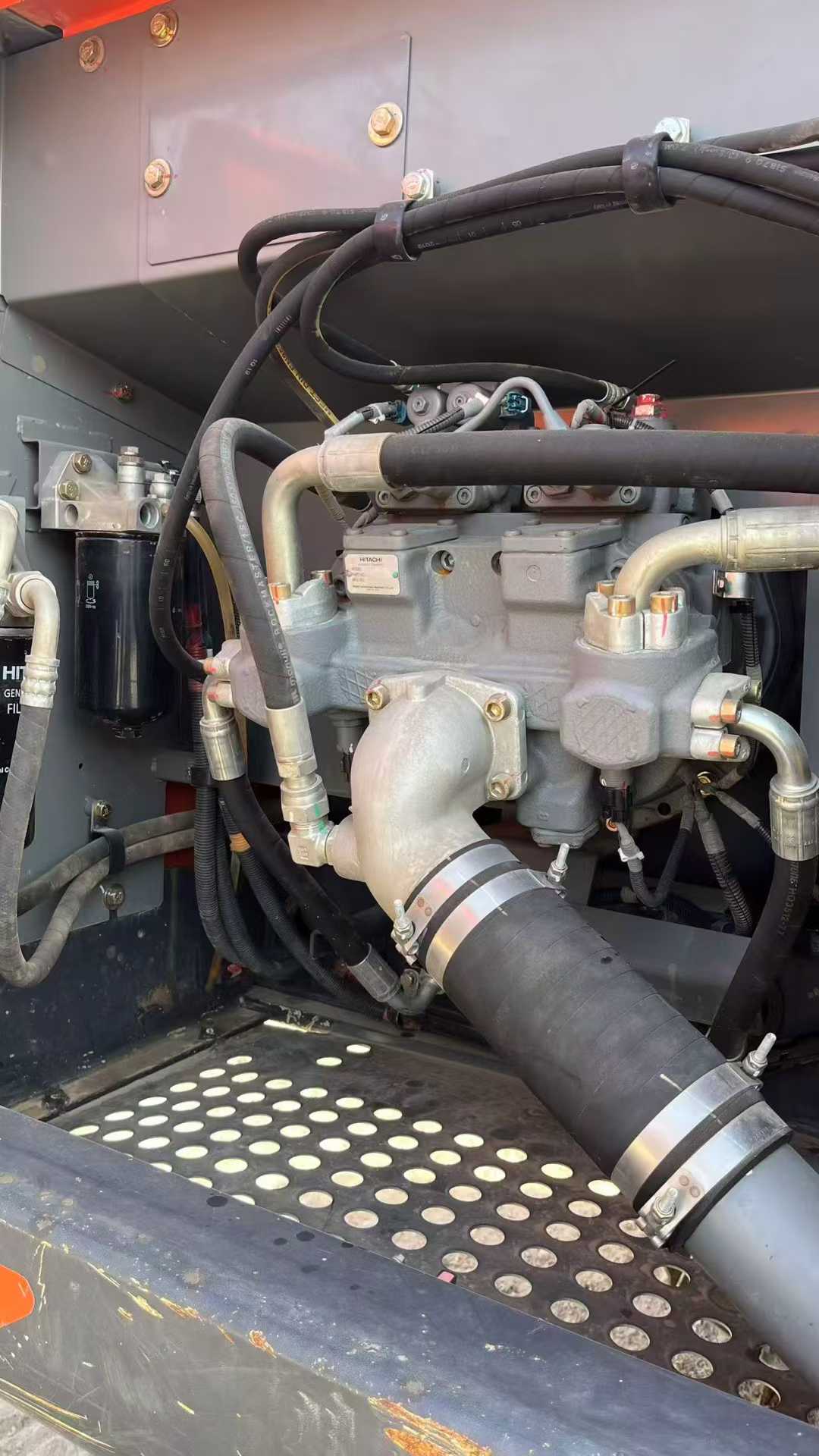 Used Hitachi EX210 Excavator 2016 Model / 4