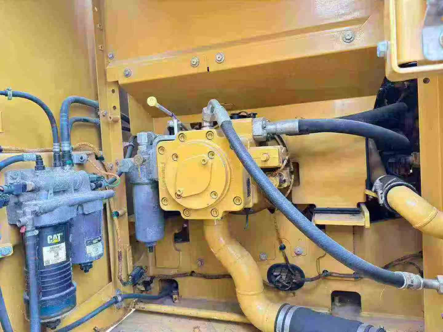 Used Caterpillar 323 Excavator 2016 Model / 3