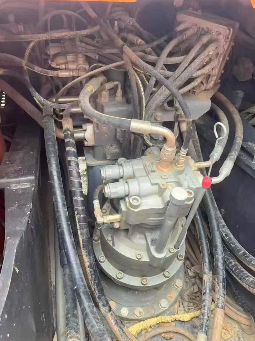 Used Hitachi ZAXIS200 Excavator 2021 Model / 8